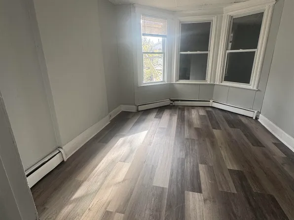 40 Wegman Parkway image 5 of 8