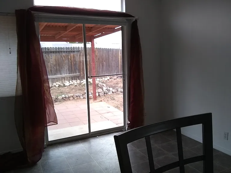 famiy room access to covered patio