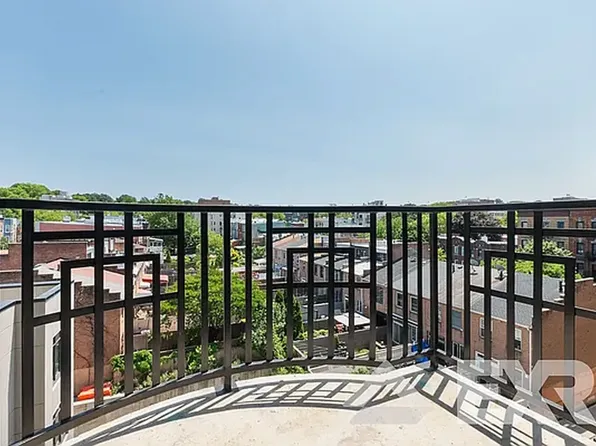 875 4th Avenue image 3 of 18