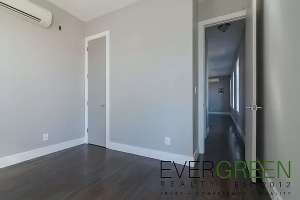 Rented by Evergreen Apartments BK | media 1