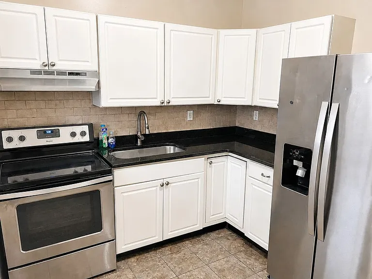 743 E Grape St #1 — Photo 5