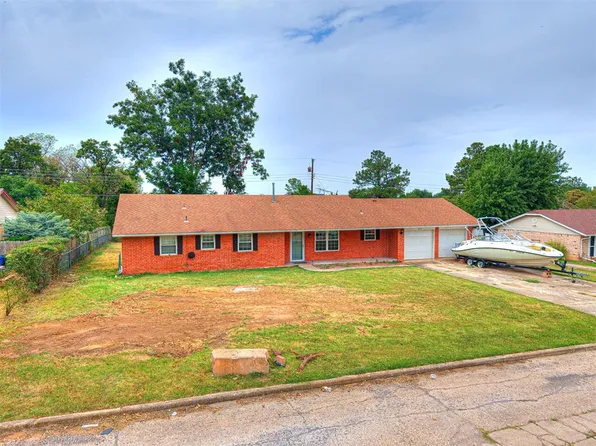 907 Oak Park Dr, Choctaw, OK 73020