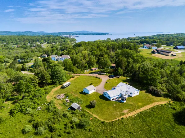 21 Owls Head Lane, Owls Head, ME 04854