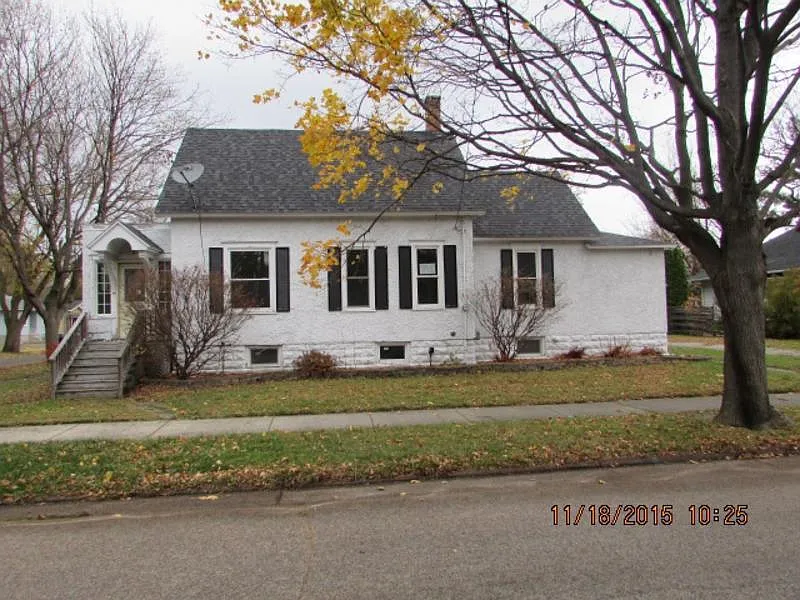 2151 2nd St photo 1