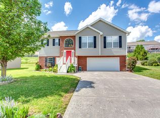 1929 Winter Winds Ln, Knoxville, TN 37909