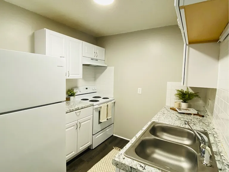 North Hill Apartments — Photo 4