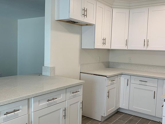 5th image of 1451 Manhattan Beach Blvd #B