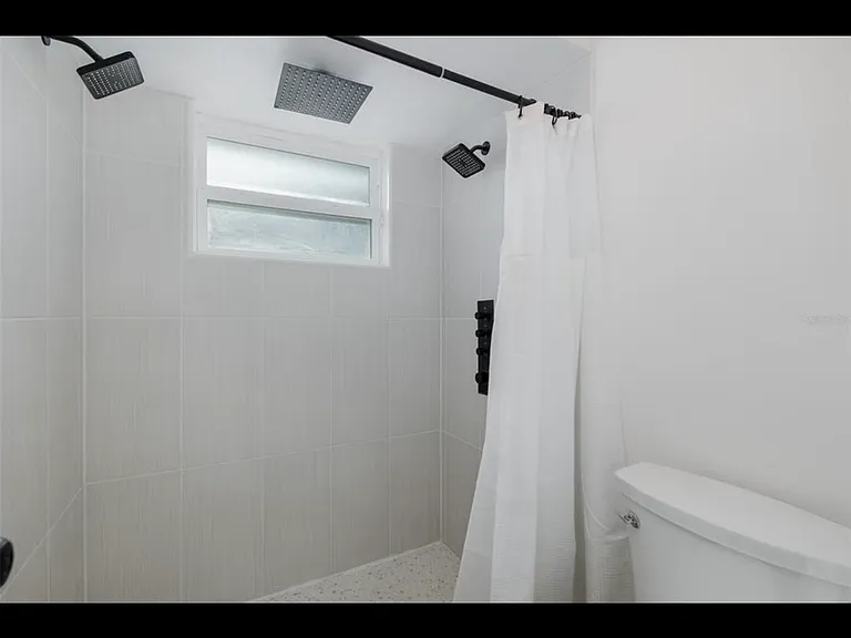 1166 Chancellor Dr — Photo 4