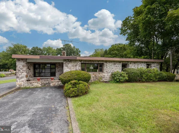 1071 Favinger Rd, Pottstown, PA 19465