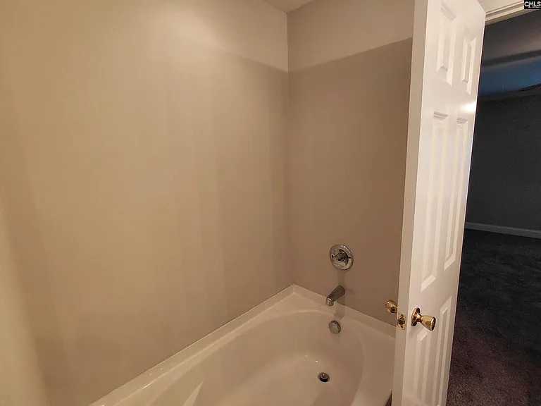 300 Hampton Forest Dr — Photo 23