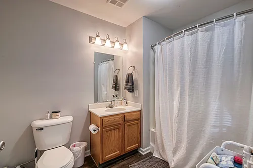 The Paddock Townhomes - Student Living Priced Per Room Photo 1