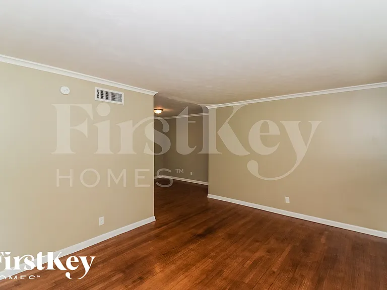 5405 Lyford Ave — Photo 2
