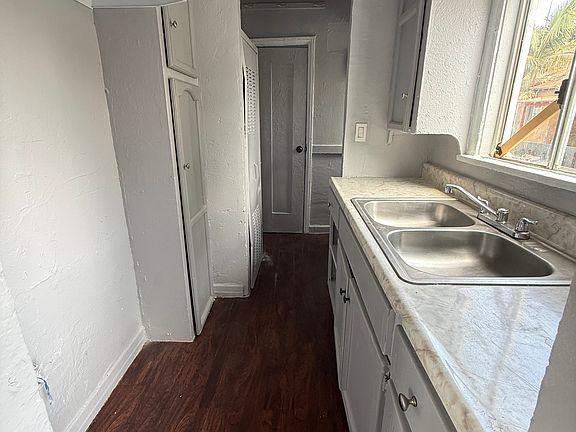 3rd image of 1211 E 71st St #A