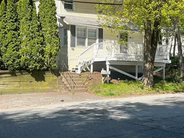 303 Lake Ave N #2, Worcester, MA 01605