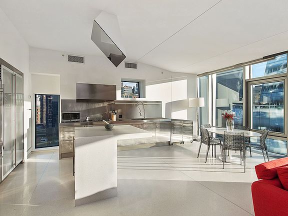 5th image of 100 11th Ave APT 8D