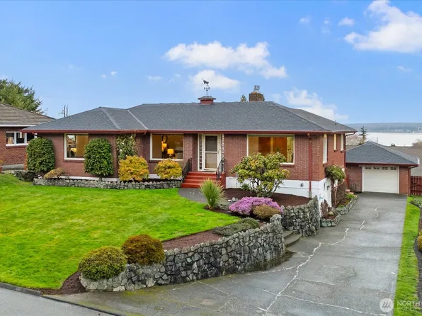 411 Crown Drive, Everett, WA 98203