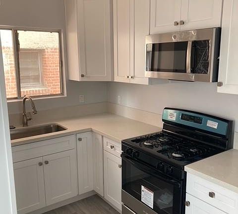 3rd image of 1835 N Alexandria Ave #10