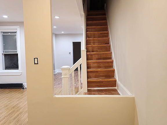 3rd image of 3876 Archer St