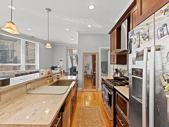 2nd image of 951 W Huron St #204