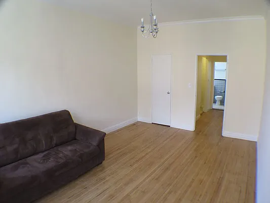 Rented by Glasser Realty LLC | media 10