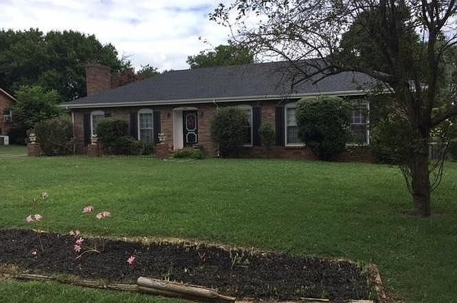 1st image of 104 Hankins Dr