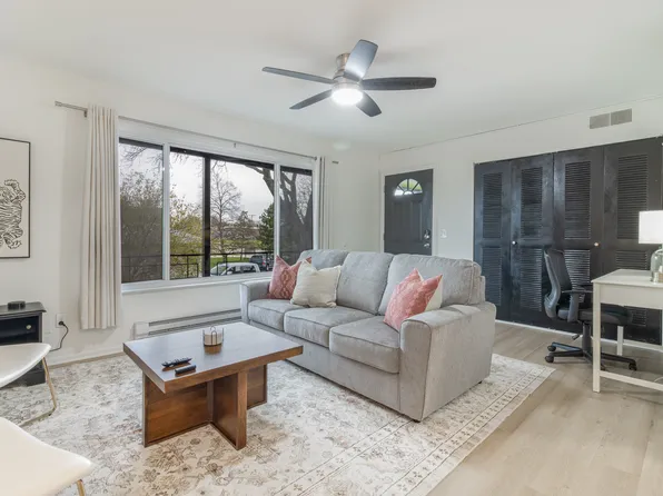 3905 Crooks Rd, Royal Oak, MI