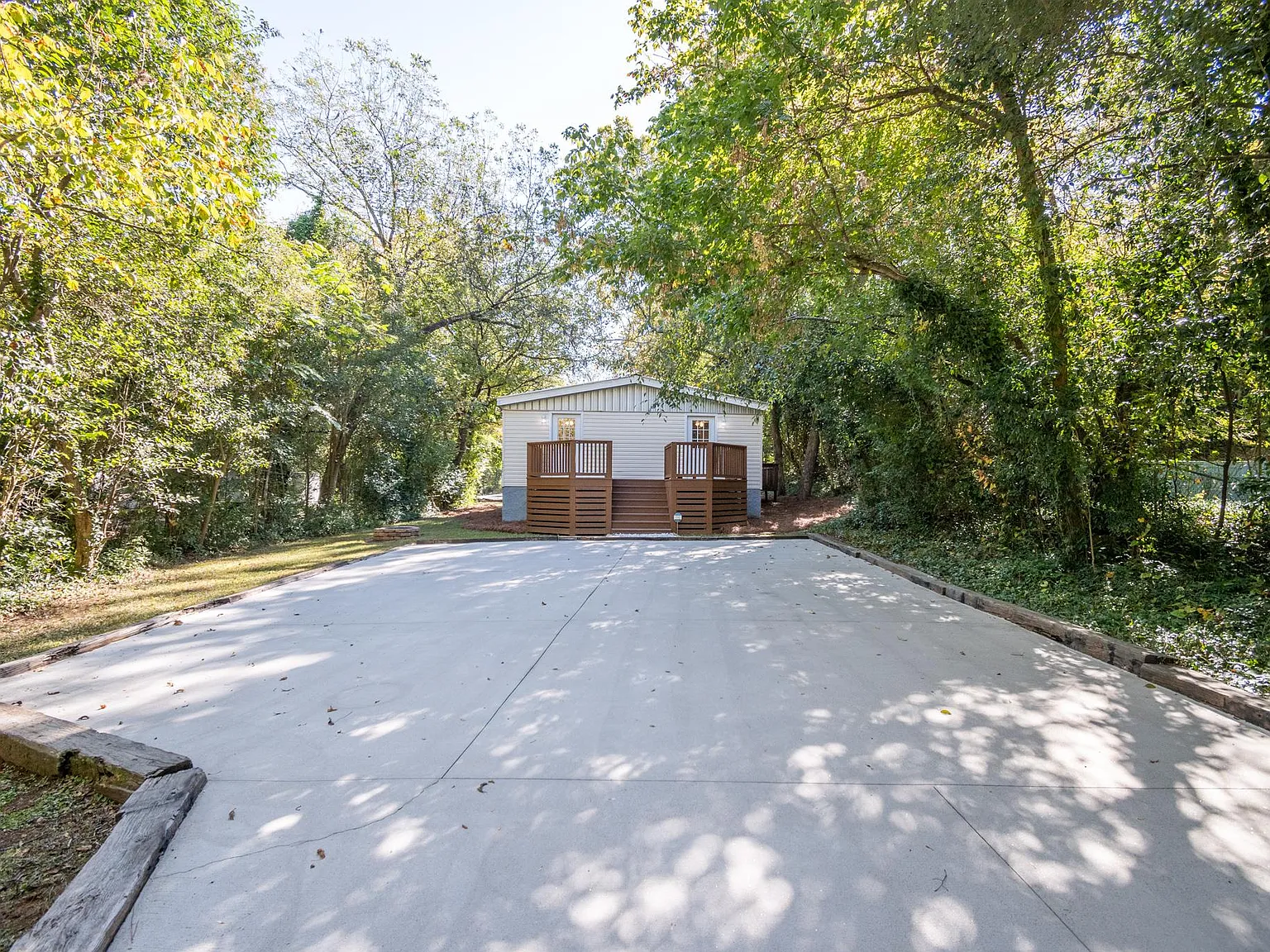 5 bed, 2100 sqft, $3,500 — Photo 2
