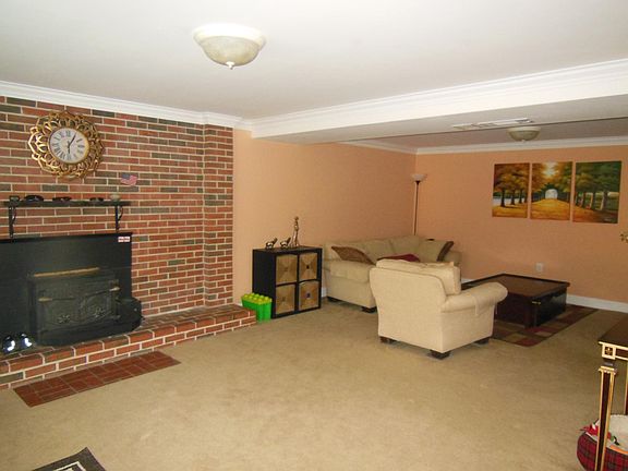 Entrance - Living room