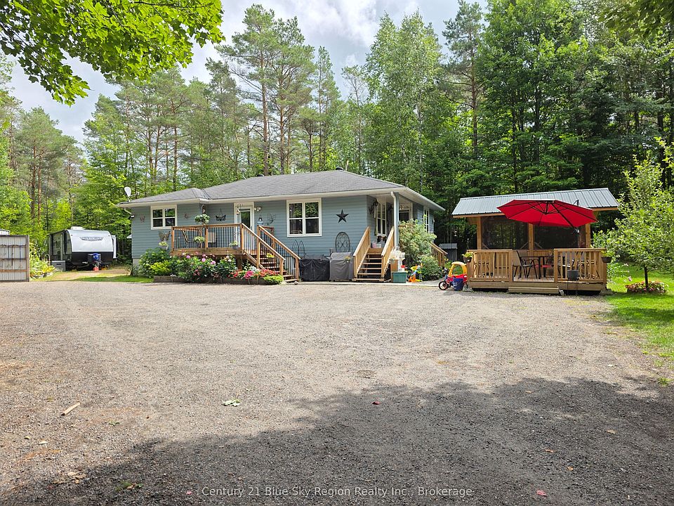 1st image of 370 Gravelle Rd