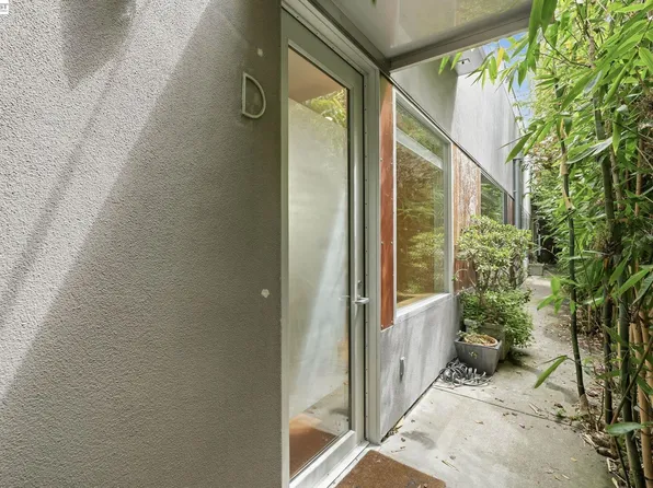 2709 10th St APT D, Berkeley, CA 94710