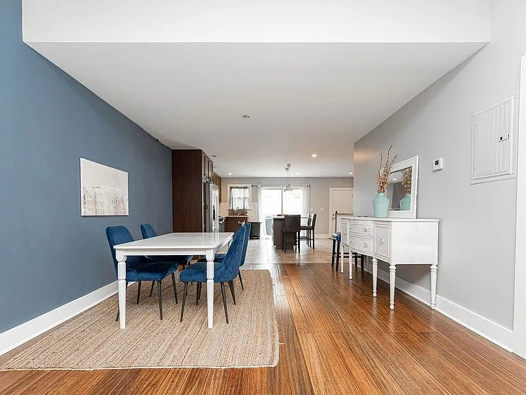 8 Elizabeth St #1 — Photo 15