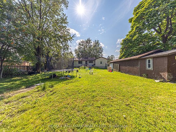 3rd image of 1911 Glenview Rd