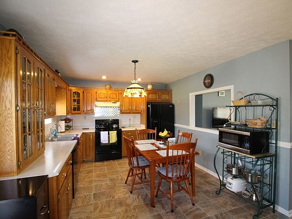 5th image of 61 Knightwood Ln