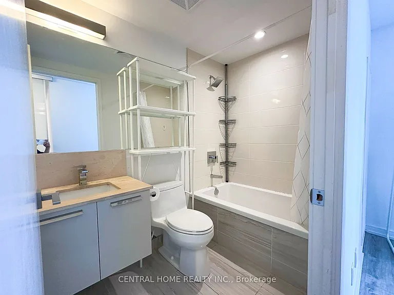 28 Wellesley St E #1602 — Photo 14