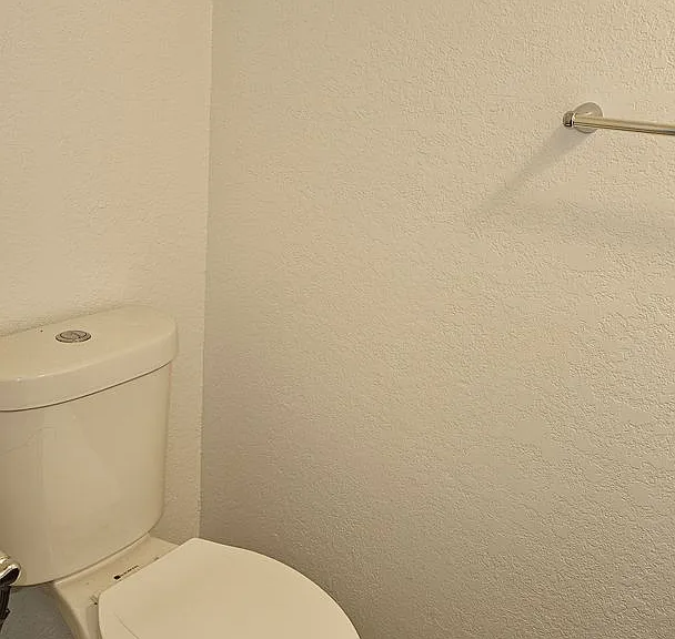 109 E Rosewood Ct — Photo 26