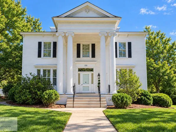 335 S Main St, Chatham, VA 24531