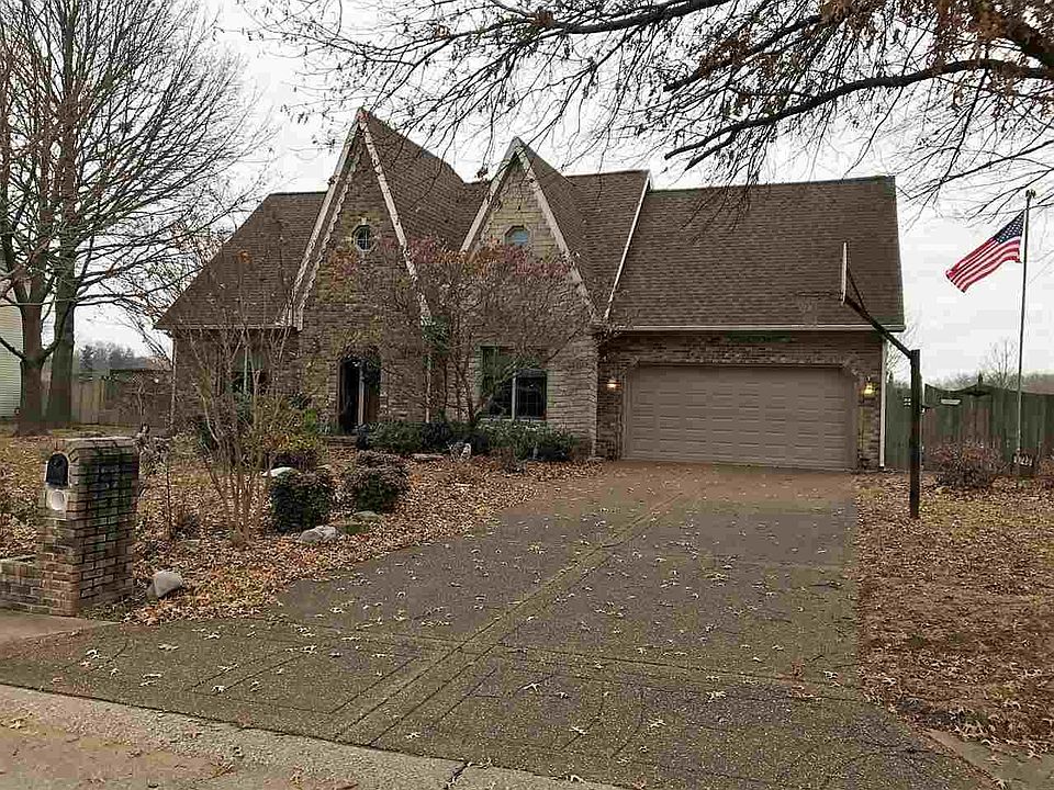 1st image of 1748 Plaza Dr