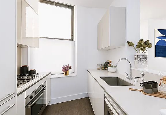 4th image of 25 Broad St APT 9F
