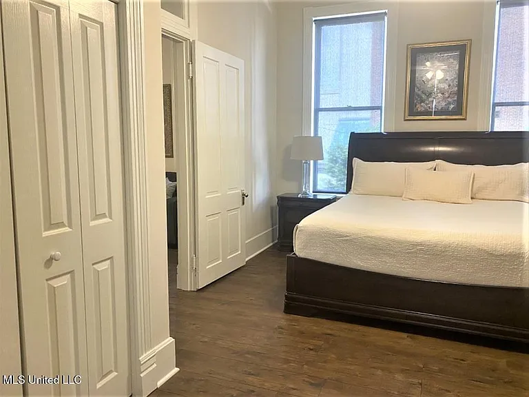 105 N Pearl St #B — Photo 17