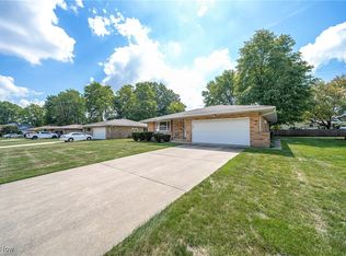 886 E Meadowlawn Blvd, Seven Hills, OH