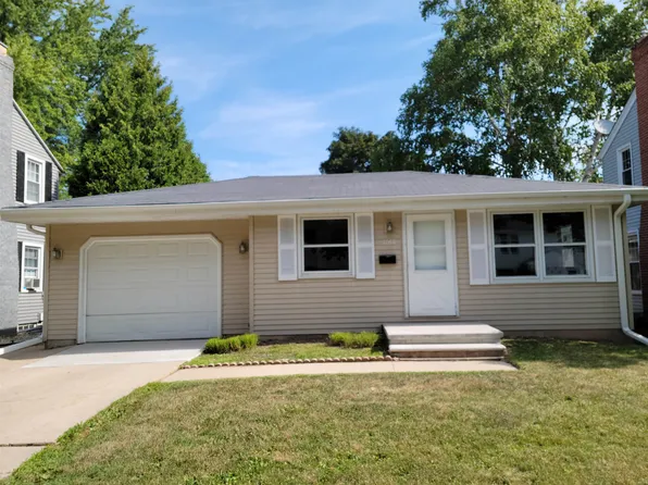 1168 Dousman St, Green Bay, WI 54303