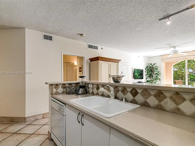 19701 E Country Club Dr #5107 — Photo 11