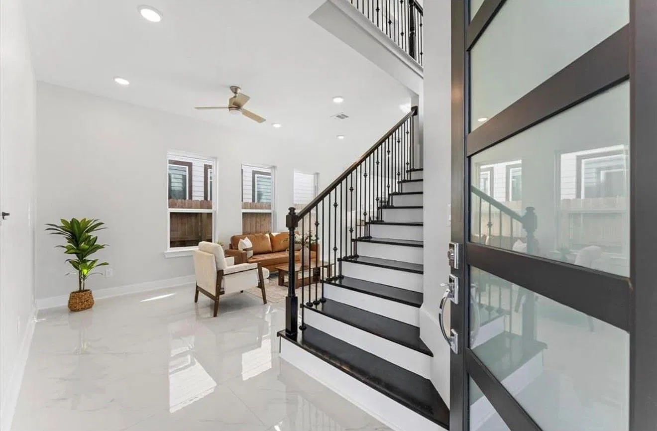 4 bed, 2.5 bath, 1626 sqft, $2,250 — Photo 3