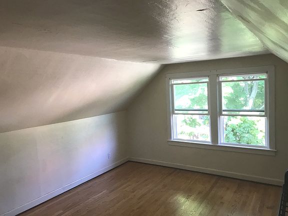 3rd image of 3214 N Hoyne Ave #3F