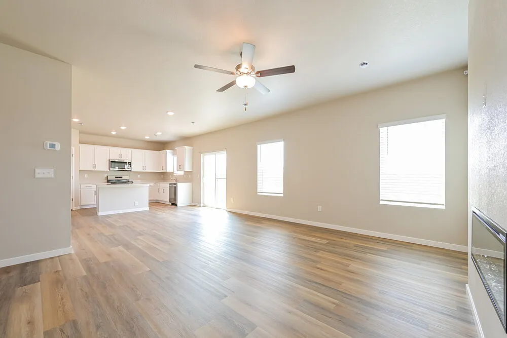 4 bed, 2.5 bath, 2171 sqft, $2,895 — Photo 4