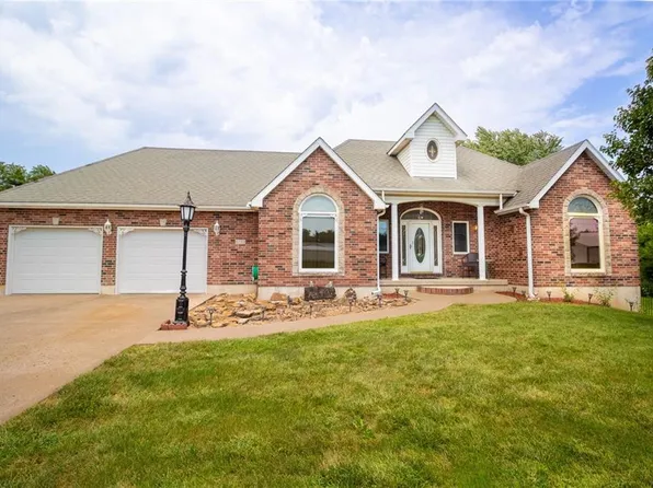 609 W Mason St, Odessa, MO 64076