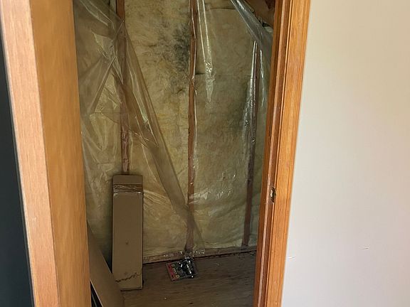 4th image of 985 Castlebar Dr #2