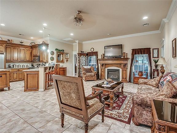 5th image of 1511 Brown Oaks Dr