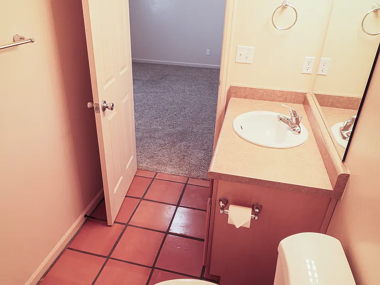 2589 E Cactus Rd #D — Photo 10