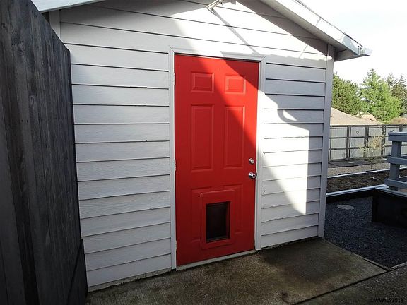 5th image of 405 Greenacre Dr NW